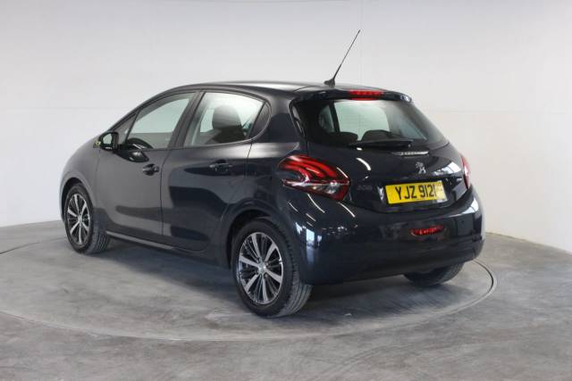 2016 Peugeot 208 1.2 PureTech Active Design Lime 5dr