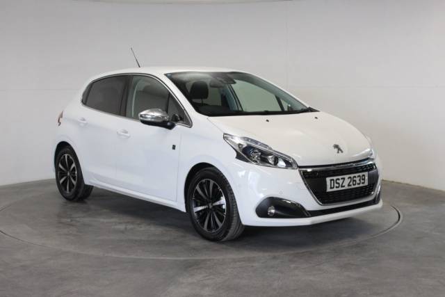 Peugeot 208 1.2 PureTech 82 Tech Edition 5dr [Start Stop] Hatchback Petrol White